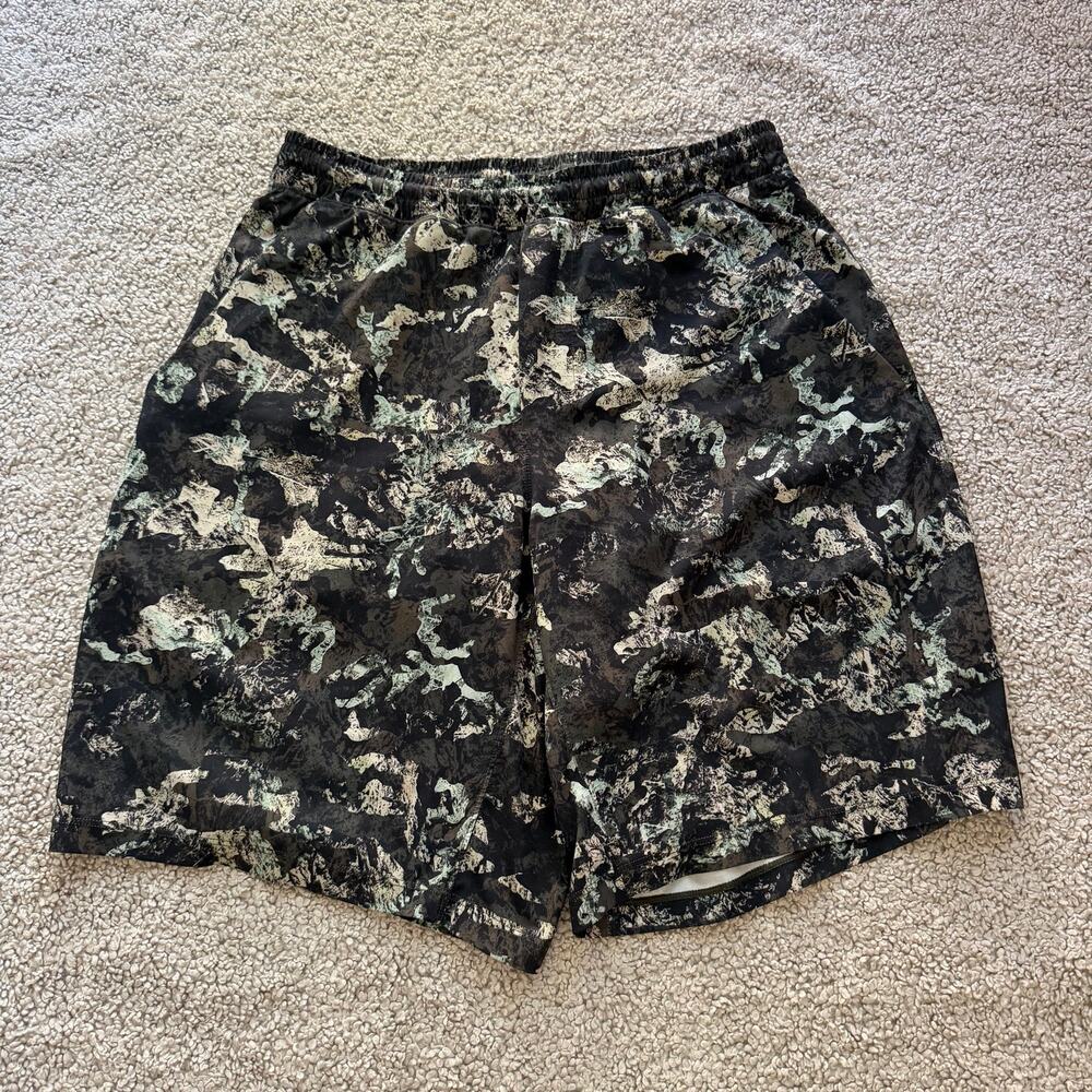Lululemon Men’s Pace Breaker Lined Short 9" Abstract Green Camo Shorts Sz M
